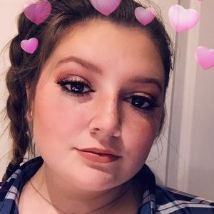 Meet your Posher, Caitlyn